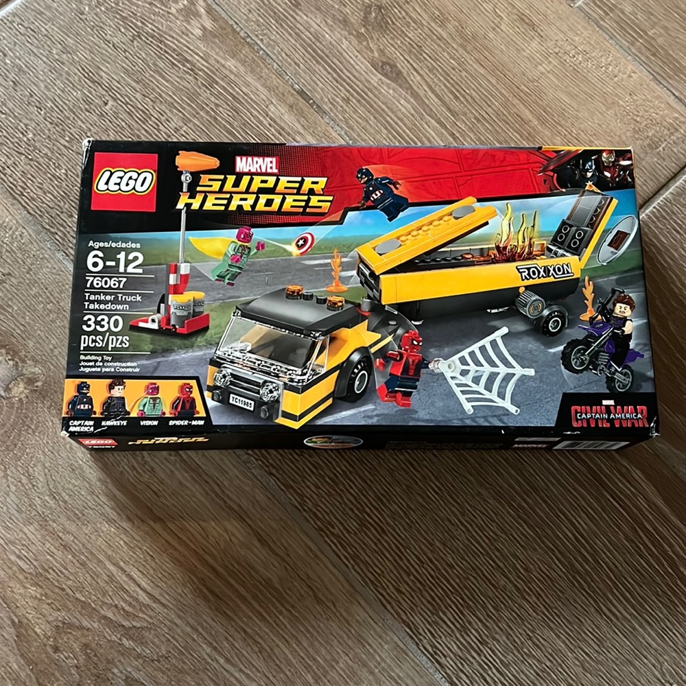 Marvel super heros tanker truck takedown Lego set